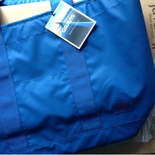 Javariで買ったGRAVISのトートバッグ　きれいな青でつくりもしっかり