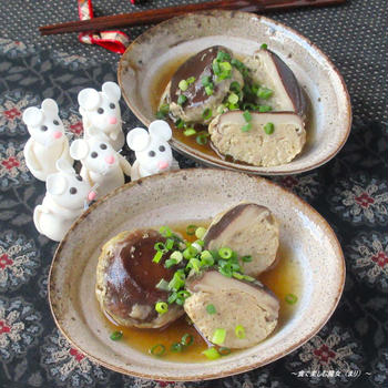 電子レンジで♪とろり和風あんかけ。ひき肉で節約ご馳走『しいたけ肉詰め和風あんかけ』