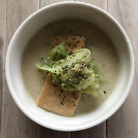 くったりキャベツと絹揚げの豆乳チャウダー