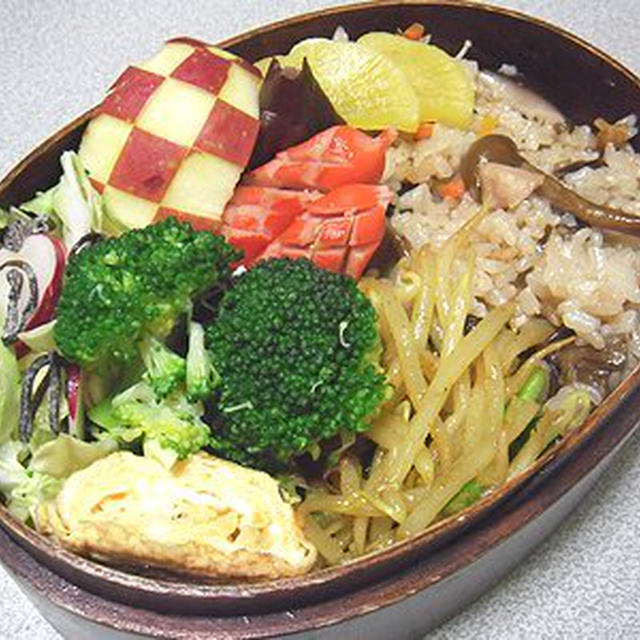 炊き込みご飯弁当。爪噛むあんこ