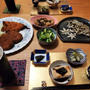 わかさぎの揚げ焼と肉の大山のコロッケやメンチ、茹で落花生と小鉢4品で晩酌