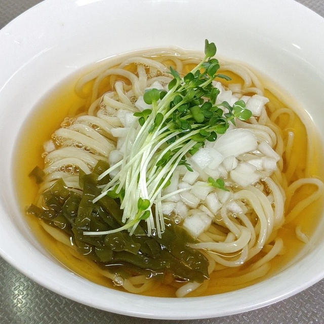 「煮干し昆布水冷麺（通称：ニボコン）」の作り方