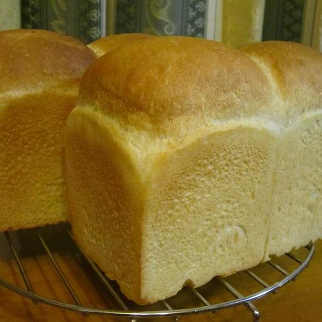2011年8月27日（土）　強力粉100％の食パン×2斤（白神こだま酵母）