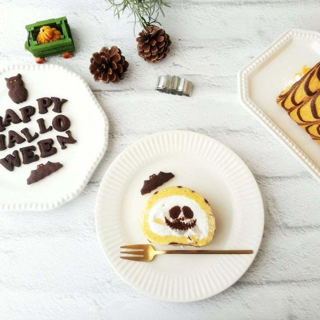 梨と柿の蜘蛛の巣模様のロールケーキ