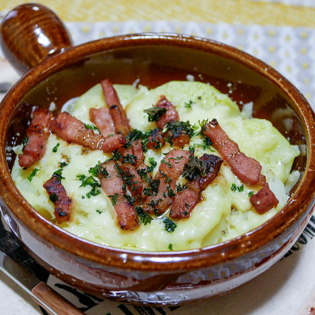 レンジでチン♪「ポテトとパンチェッタのチーズ焼き」&「炊き出し豚骨久留米ラーメン」