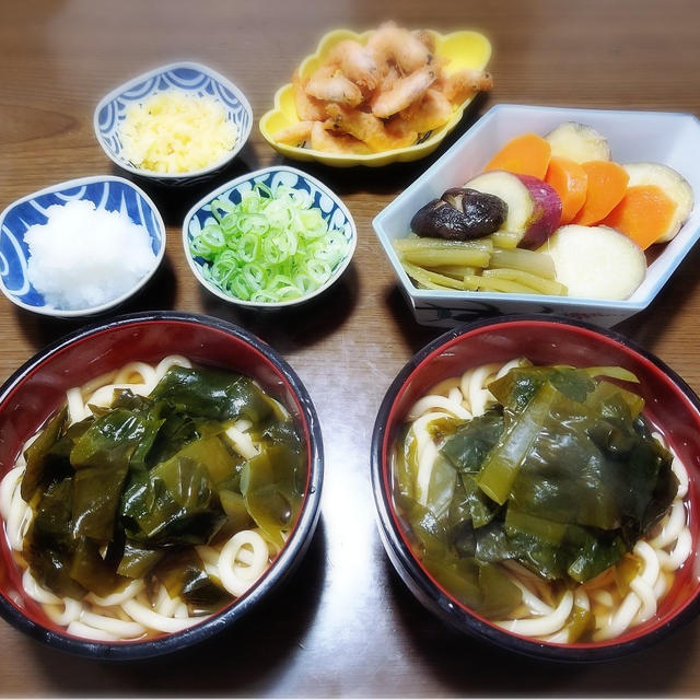 【家ごはん/ 献立】 ワカメどっさり!! ワカメうどん　[レシピ] フキとサツマイモの煮物