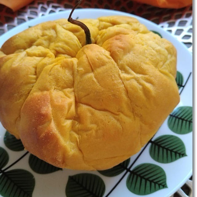 【ハロウィンパン】どてかぼちゃ！？(笑)オーブンシートでドデカイ南瓜パンの出来上がり！