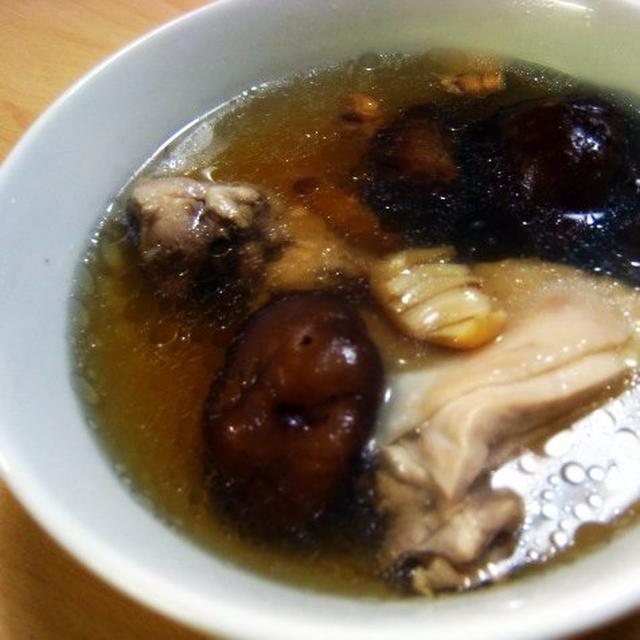 香菇雞湯│シイタケと鶏肉のスープ