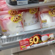 LAWSON 50％増量 盛りすぎチャレンジ プレミアムロールケーキ