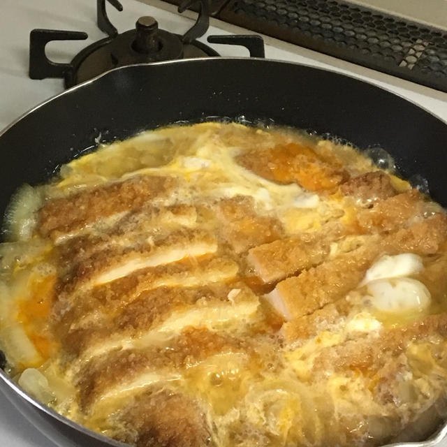 出来合いのチキンカツでカツ丼です！