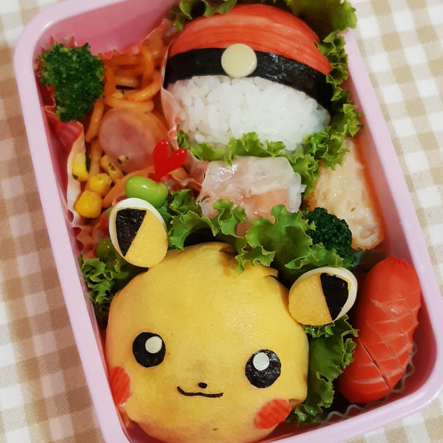 キャラ弁**ピカチュウとモンスターボール