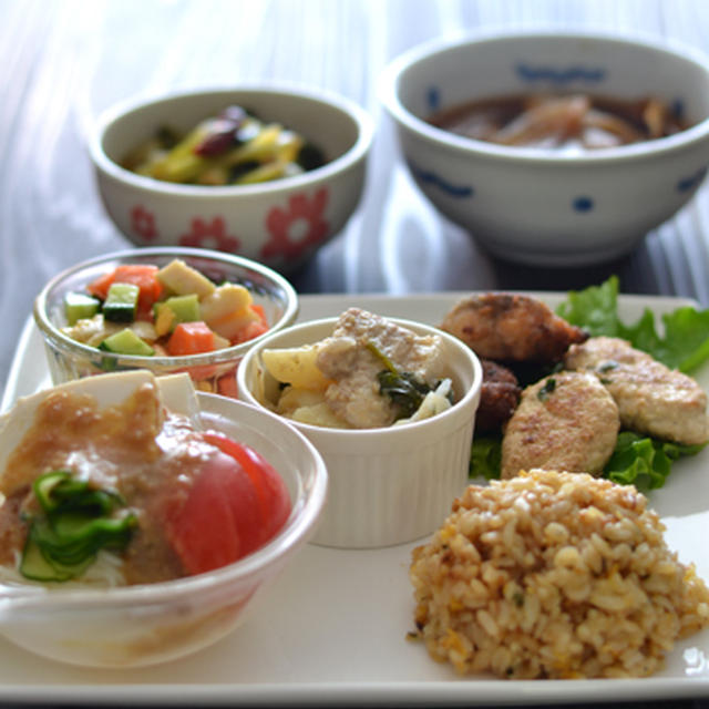 名づけて「撮影ビュッフェ」の晩ご飯。と、まるで野沢菜漬け。