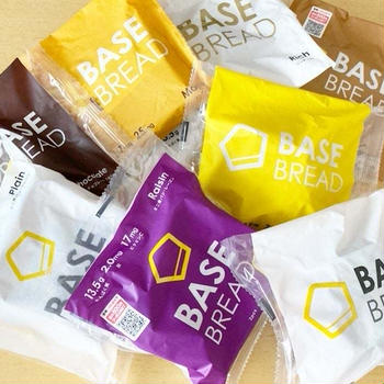 朝食を「BASE BREAD」に置き換え