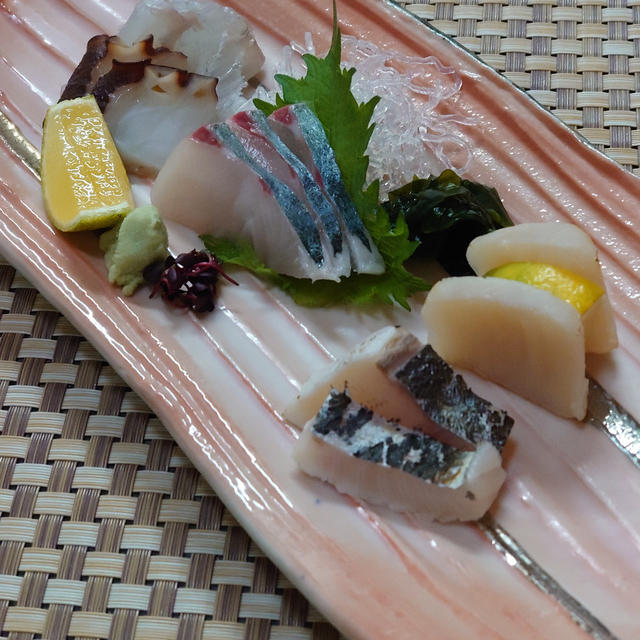 お刺身、鱈の白子、鯛のあら炊き・寿し四海