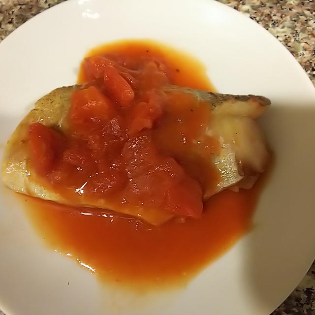 鱈の黒胡椒トマト煮