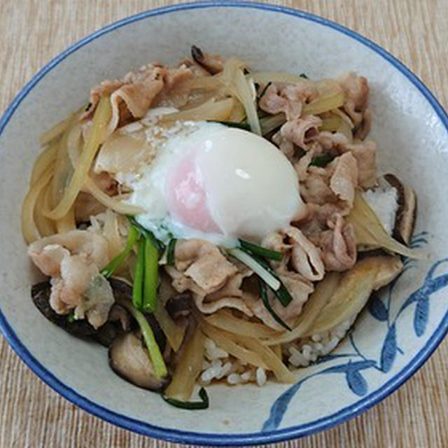 温玉載せつゆだく豚丼