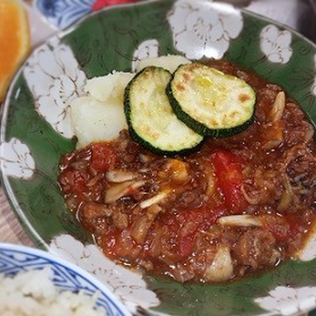 牛肉と舞茸のトマト煮込み