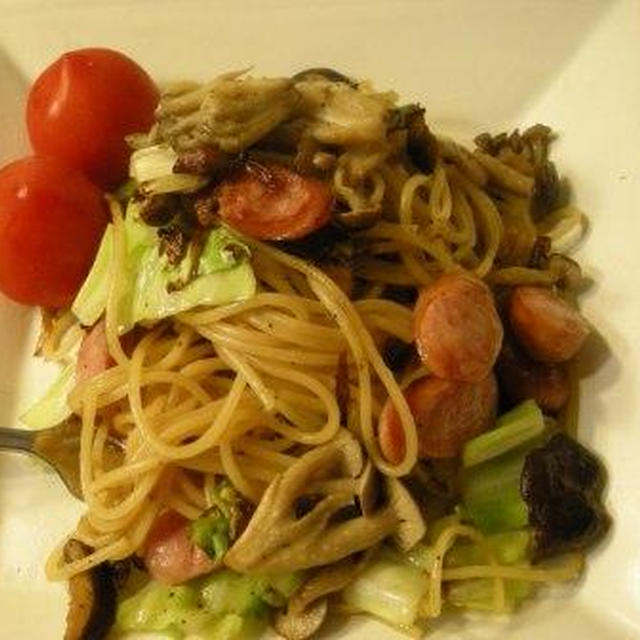 きのことソーセージのパスタ