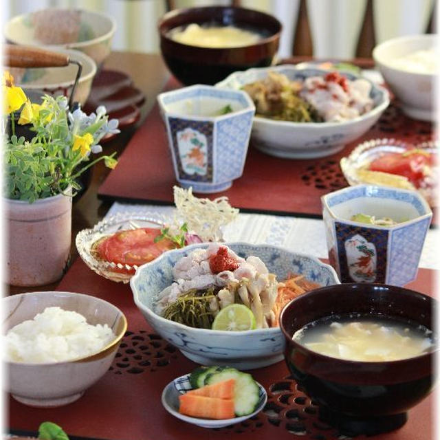 切り昆布と豚肉のピリ辛煮物。　と　献立。