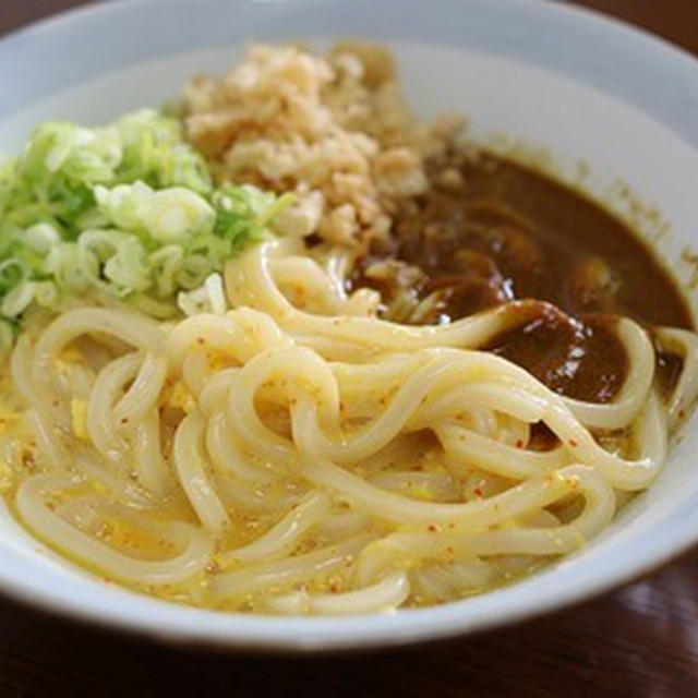 昼に「カレー釜玉うどん」