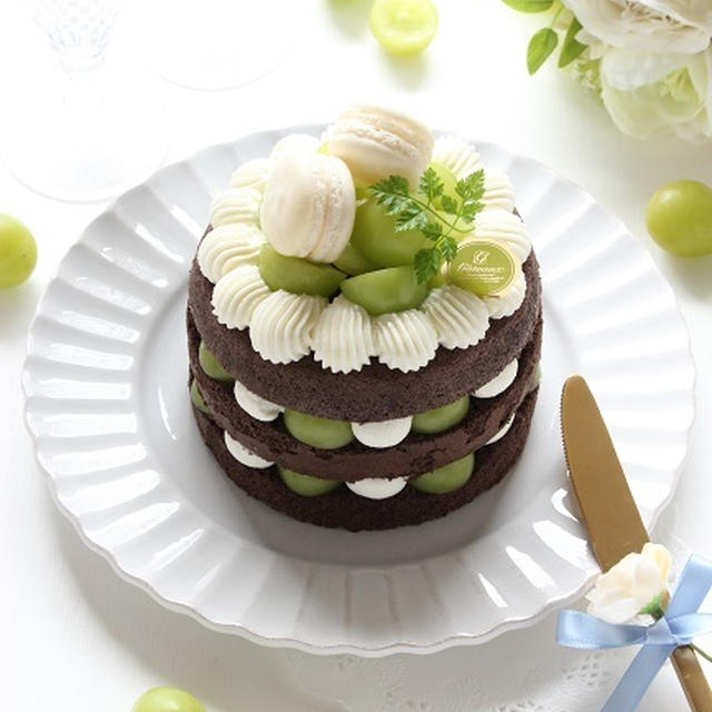シャインマスカットのネイキッドケーキ☆　～記念日のケーキ