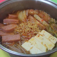 インスタントラーメン１袋でプデチゲ（????）２人分