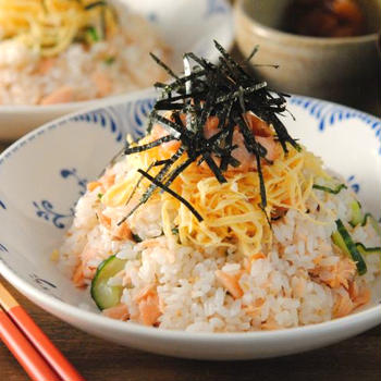 簡単☆サーモンとキュウリのちらし寿司