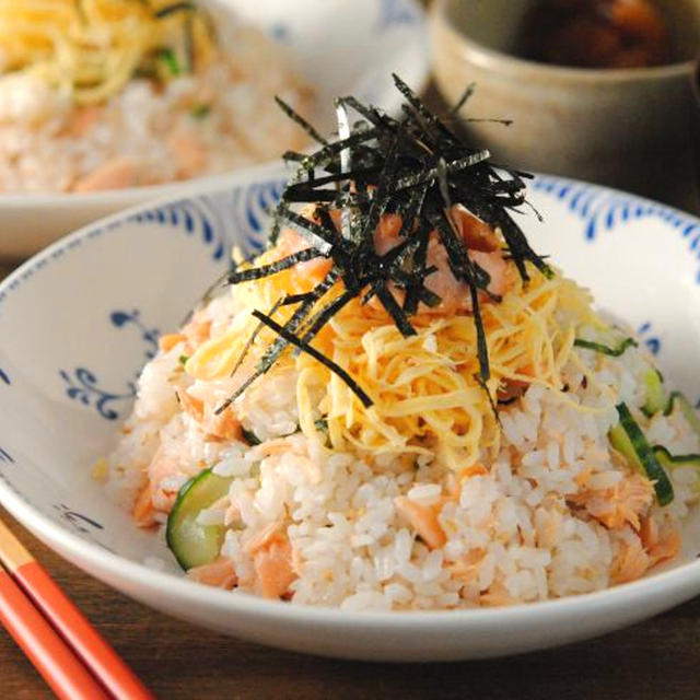 簡単☆サーモンとキュウリのちらし寿司