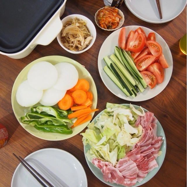 久しぶりに鉄板焼きを食べました〜！と鶏胸肉ともやしのナムル。