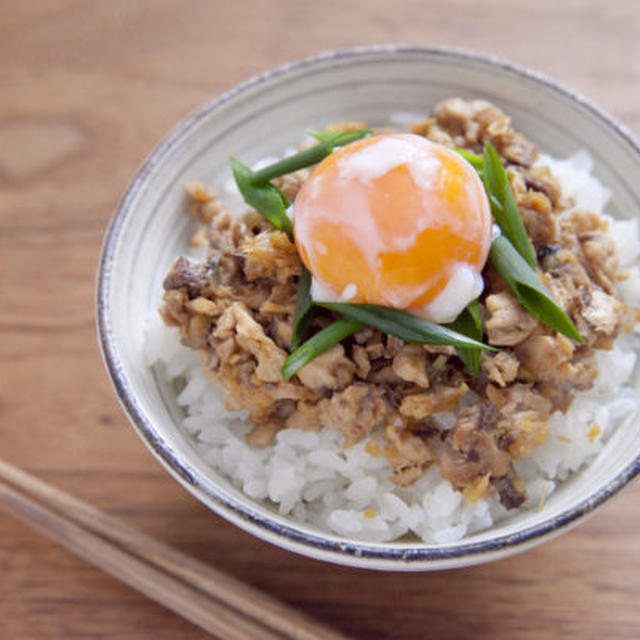 さばそぼろ丼