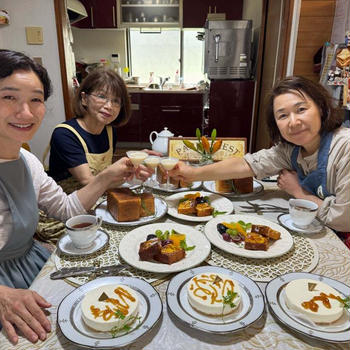 生徒さんTさん"私もヨーグルトメーカークビンスで‼︎"これは凄いッ‼︎お3人の甘酒食パン‼︎