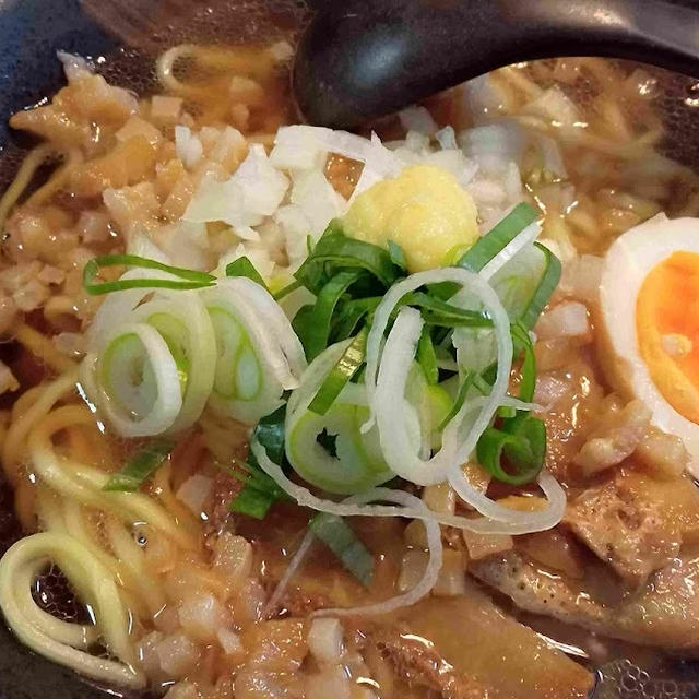 豚の脂と玉ねぎがほんのり甘い 燕三条風「背脂醤油ラーメン」 レシピ34