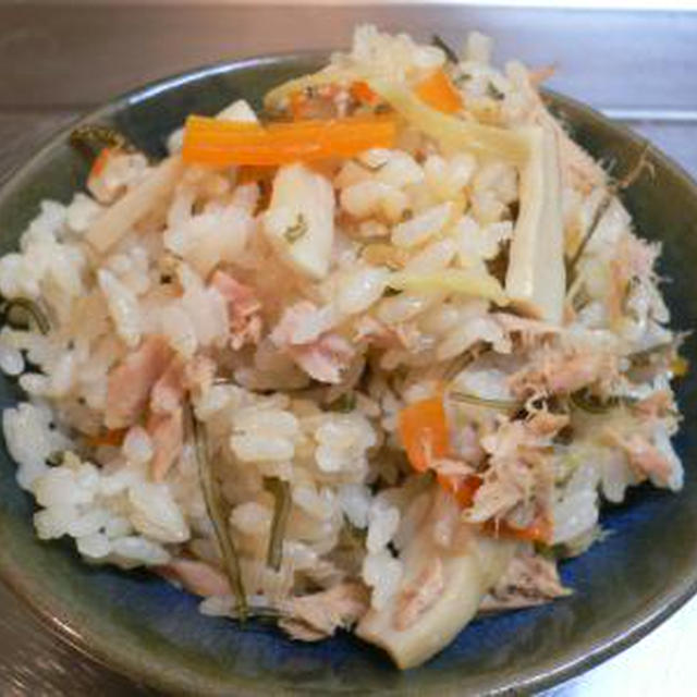 しょうがが決めて！にんじんとツナの簡単炊き込みご飯