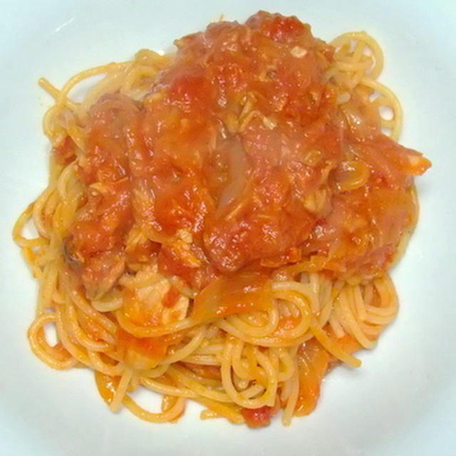 ツナのトマトソースパスタ