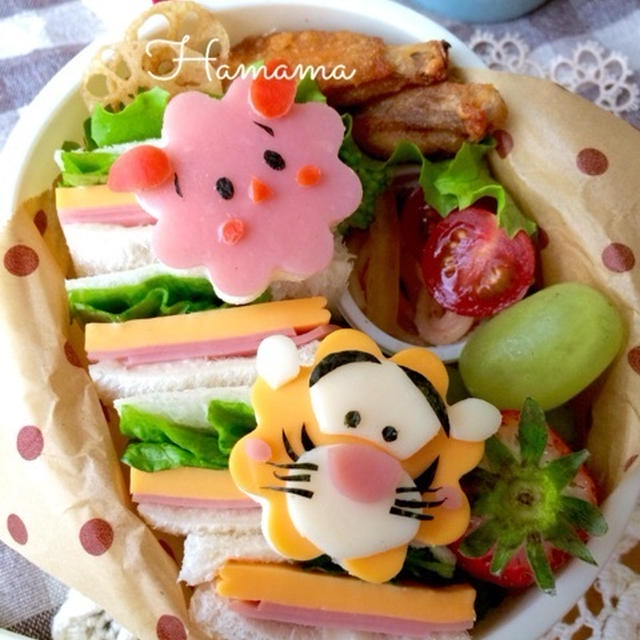 あおいのお弁当も始まりました〜プーさん達のお揃いサンドイッチ弁当♪