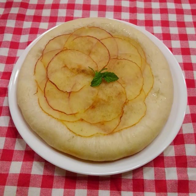 りんごのデザートピザ