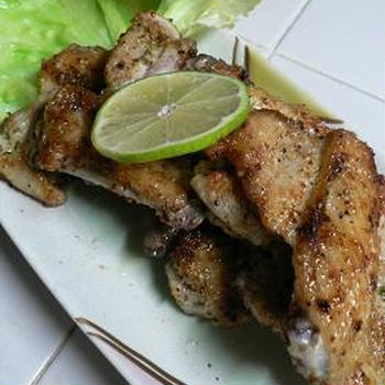 鶏手羽中開きの香草焼き