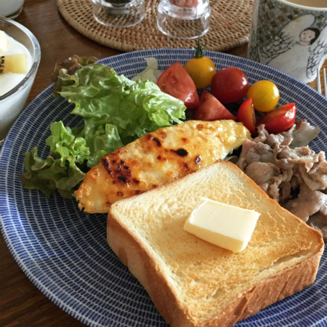 ペリカンのパンと朝ごはん