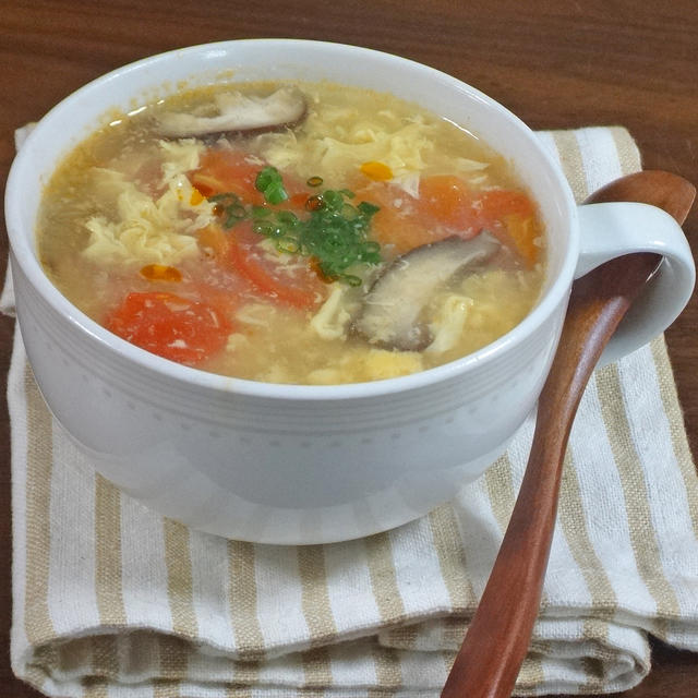 ふんわり卵とトマトの酸辣湯風 春雨スープ