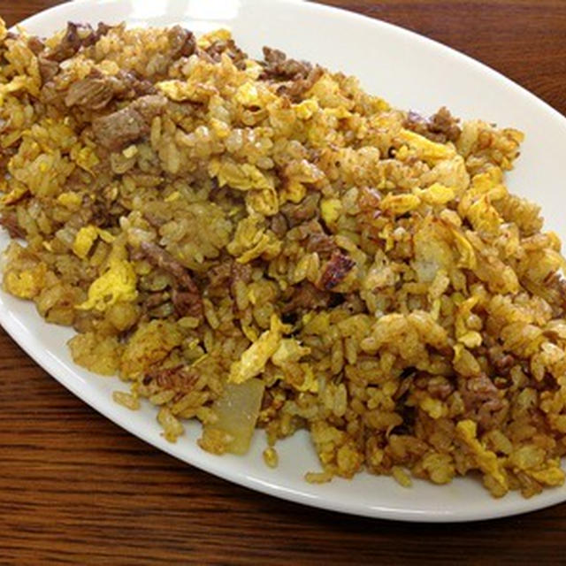 今日のお昼は「ラム肉入りカレーチャーハン」