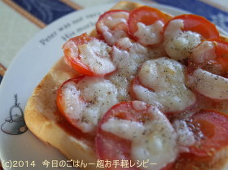 プチトマトのチーズトースト　黒こしょうたっぷりで(^_-)-☆