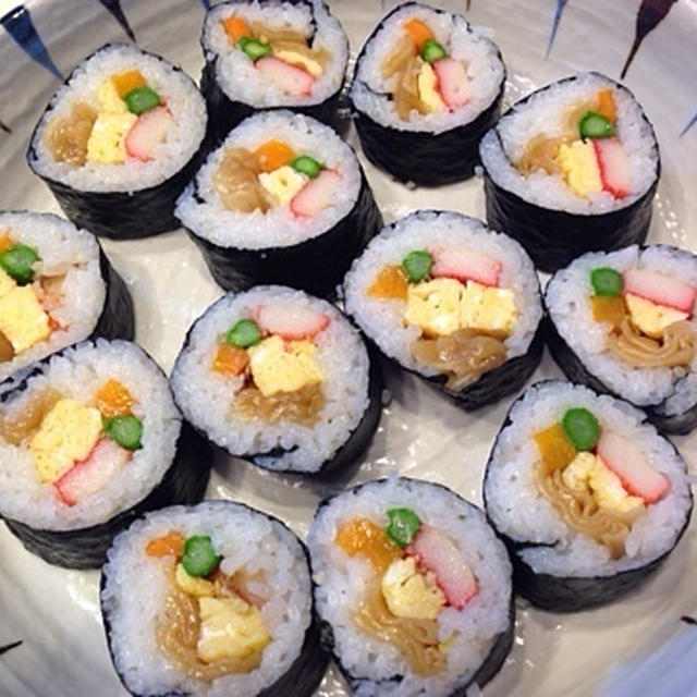 料理教室のメニュー 。かんぴょう入り巻き寿司 Sushi-Roll