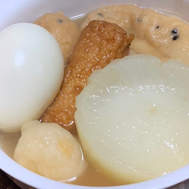 電気圧力鍋でおでんの大根煮たら簡単柔らか〜〜でした。