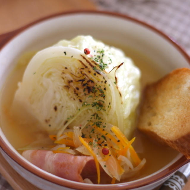 焼きキャベツ　生しょうゆ糀スープ