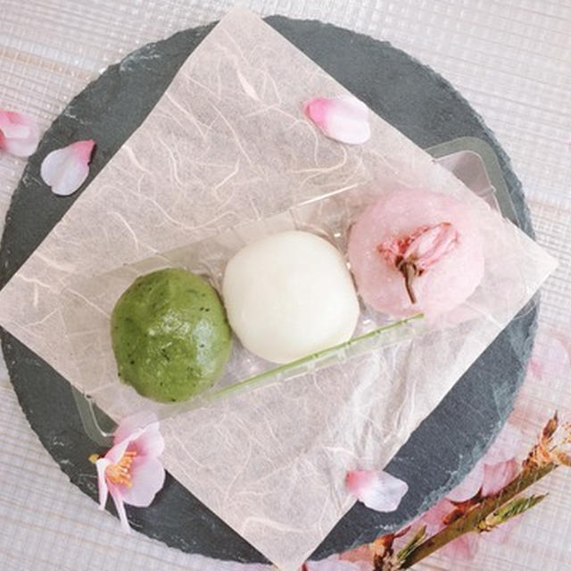 ファミマの「春の三色和菓子」はお花見団子にしたくなる