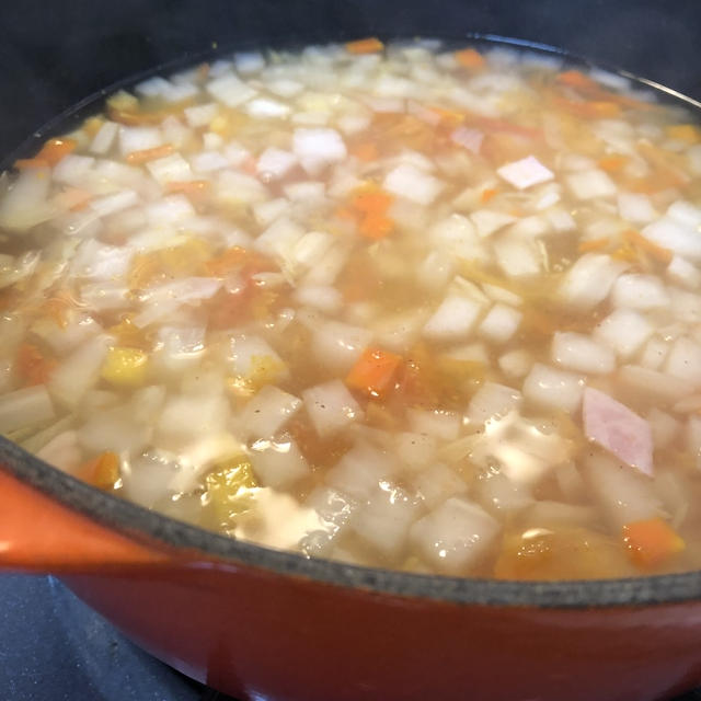 とにかく野菜室の野菜たちを入れてみる