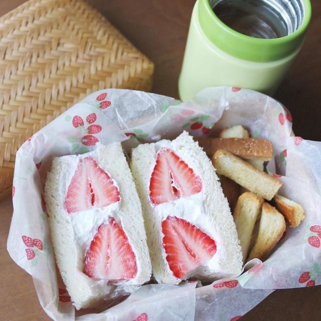 幸せいちごサンドのお弁当