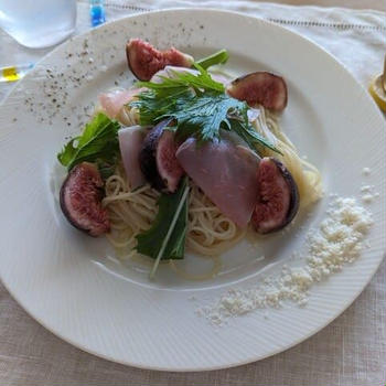 無花果と生ハムの冷製パスタ