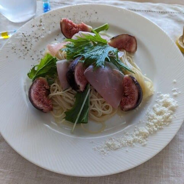 無花果と生ハムの冷製パスタ