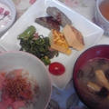 今朝の自分ご飯、ほぼお弁当の中身と、桜のヨーグルト♪